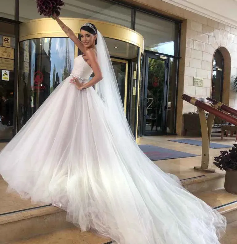 Adelina Pestrițu a anunțat ce va face cu ROCHIILE DE MIREASĂ.
