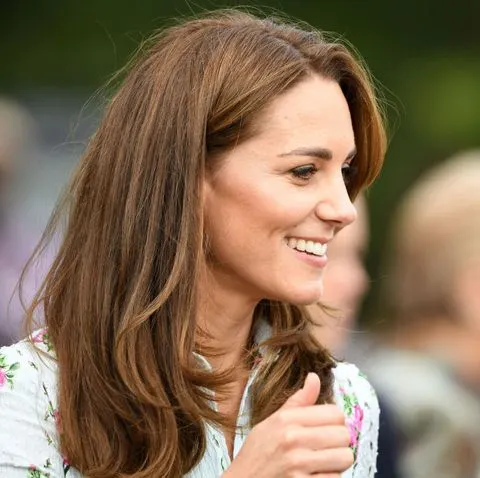 KATE MIDDLETON ESTE IAR ÎNSĂRCINATĂ? FETIȚA EI, CHARLOTTE, A DAT-O DE GOL: ”MAMA AȘTEAPTĂ ÎNCĂ O FETIȚĂ”