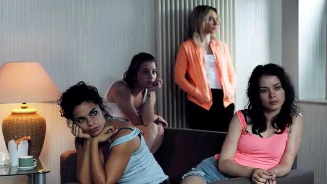 Gianina din Las Fierbinți, vedetă la postul TV BBC. A jucat un rol ”deocheat”, însă foarte bine plătit
