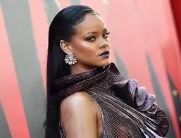 Rihanna și-a lansat noua colecție Fenty la hotelul de lux LVMH, la Săptămâna Modei din Paris
