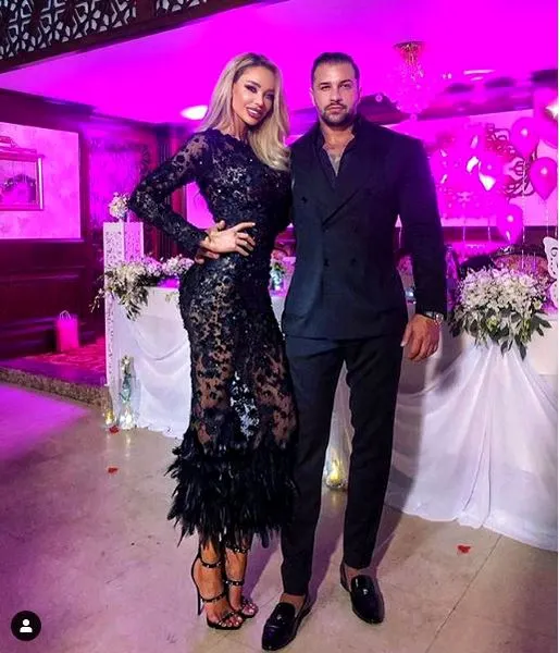 Bianca Drăgușanu și Alex Bodi, nași! Ținutele divei, peste 10.000 de euro