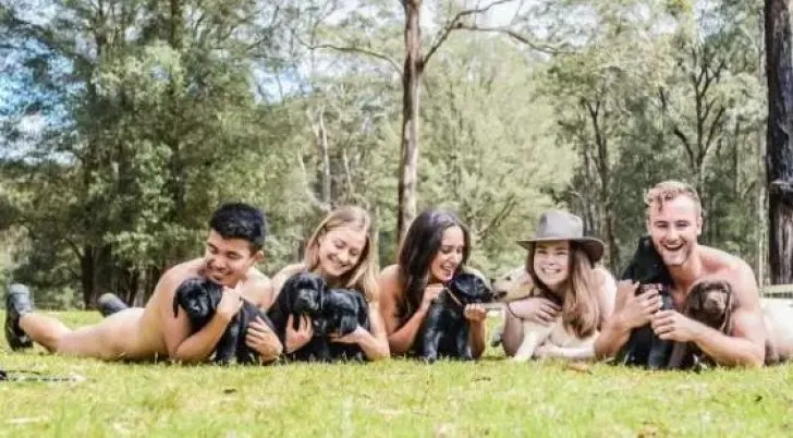 Pictorial nud cu studenți. Imaginile vor apărea în calendar