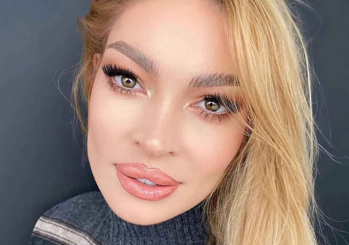 Valentina Pelinel este o mămică fericită și asta se vede!