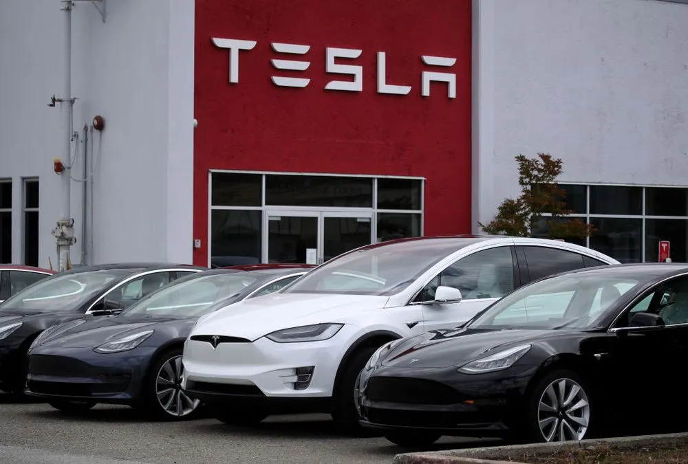 Prima fabrică Tesla din Europa