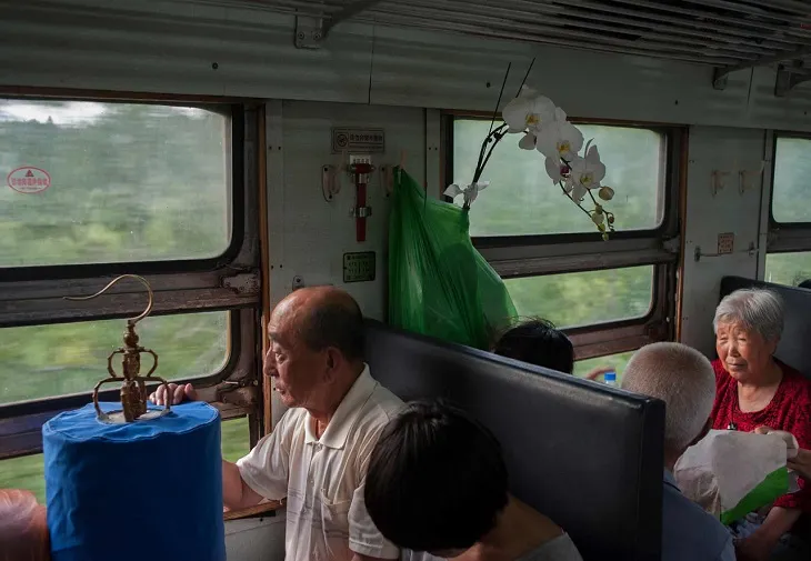 Urmăriți de cenzori: mega expoziție foto în China la Lianzhou – cu lucrări inedite