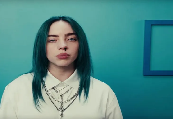 Billie Eilish crede că mesajul din spatele alegerilor sale vestimentare este „greșit înțeles”