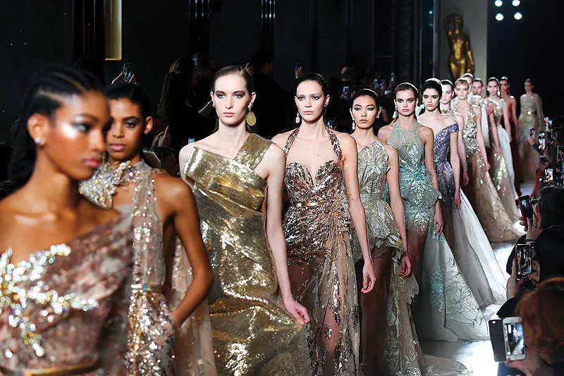 Explozie de culoare și opulență la Săptămâna Modei Haute Couture 2020