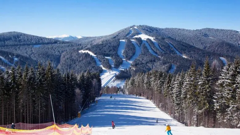 Descoperă Bukovel, stațiunea care a devenit un magnet pentru turiștii români
