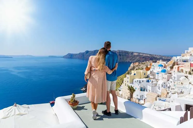 Santorini e destinația perfectă pentru îndrăgostiți. Arată uluitor chiar și în extrasezon