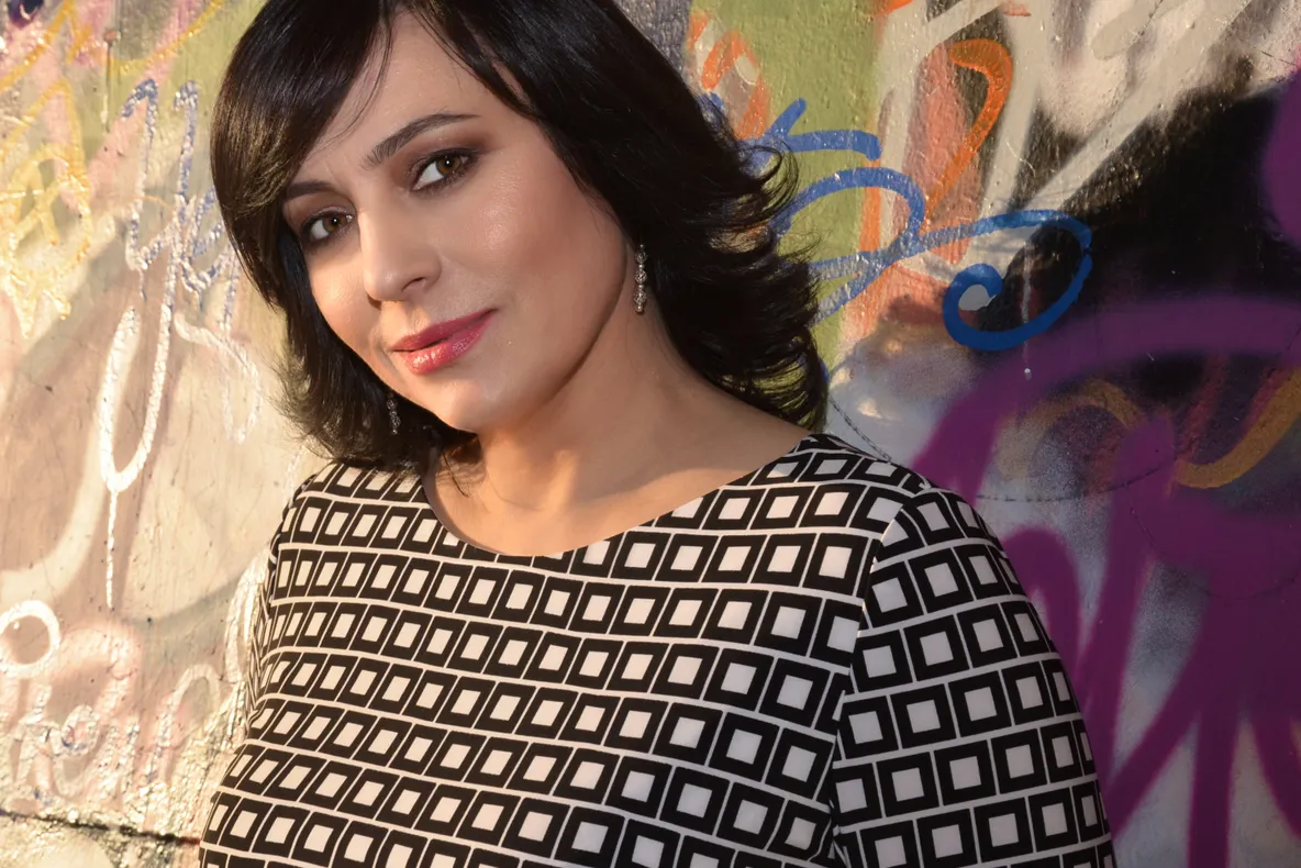 În ce galerii celebre își expune picturile românca Raisa Ambros!