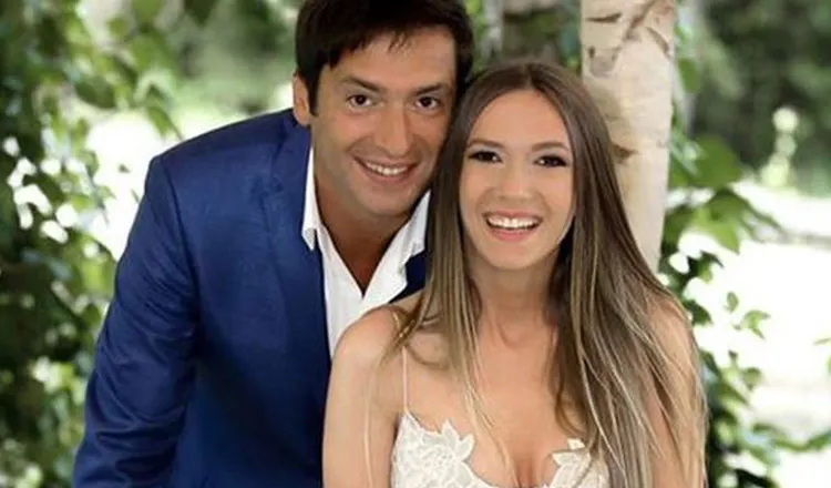 De ce a rămas singură cu doi copii Adela Popescu? Unde a plecat Radu Vălcan