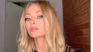 Delia critică românii care au devastat supermarketurile dar are colecție de măști