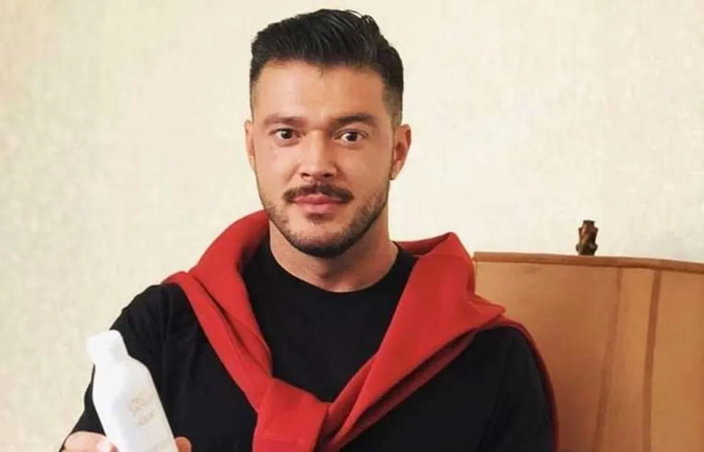 Ce bine seamănă Victor Slav și fiica lui în copilărie. Imagini de arhivă cu vedeta, mama și fiica lui