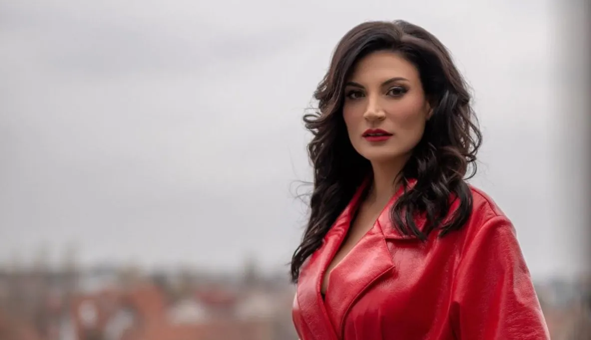 De ce nu are voie Ioana Ginghină să vorbească despre noul iubit