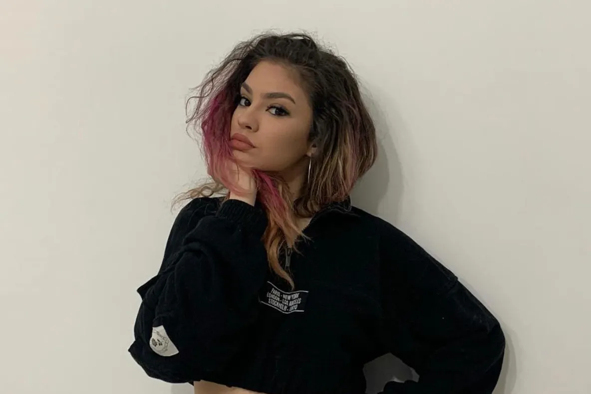Mara Georgescu, o puștoiacă de 16 ani uimește lumea cu talentul său