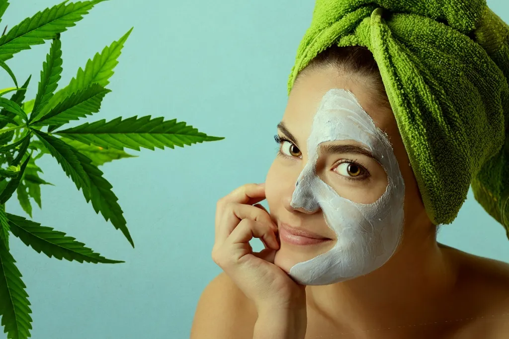 Secretul tenului impecabil: măștile cu cannabis