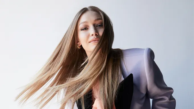 Gigi Hadid este însărcinată. Fotografia care a dat-o de gol
