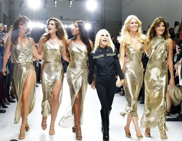 Cum a fost sărbătorită în izolare de manechine celebre Donatella Versace de ziua ei