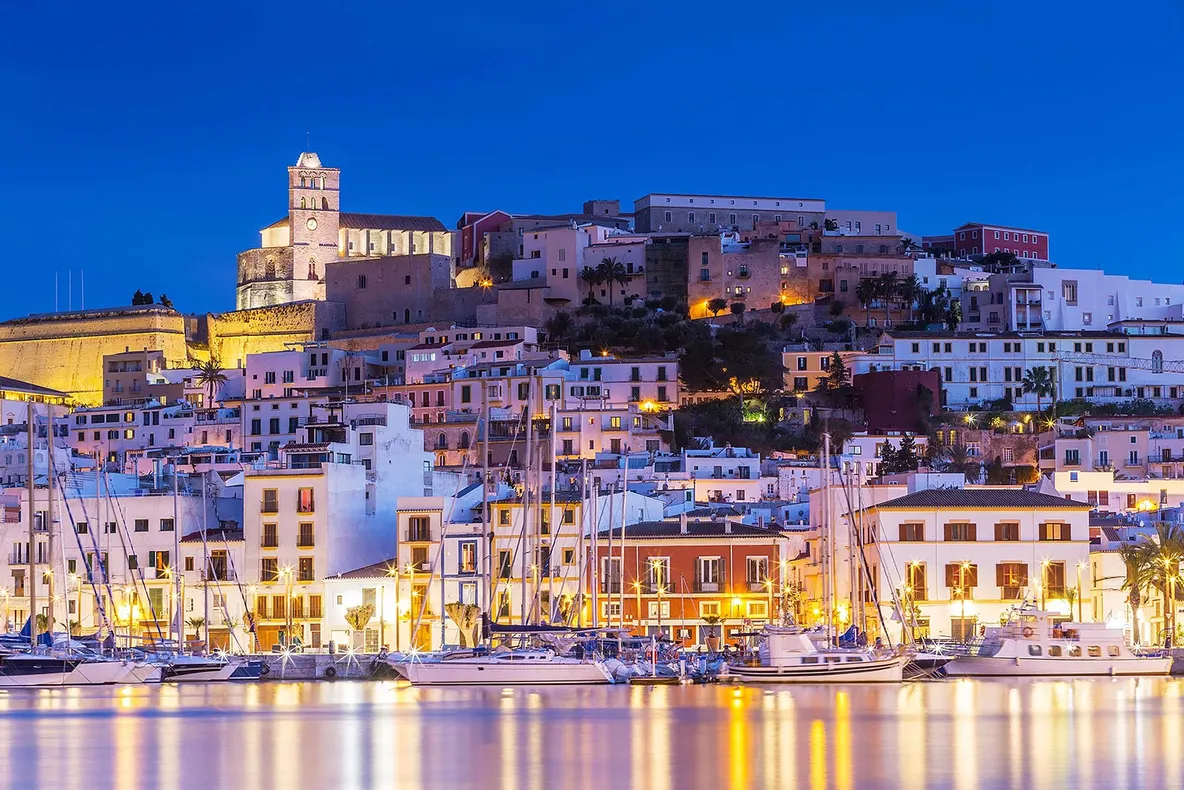 Ibiza și Mallorca se vor deschide pentru turiști abia în august