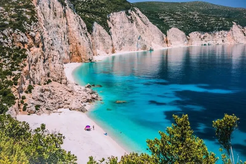 Peste 500 de plaje din Grecia, redeschise. Ce reguli trebuie respectate
