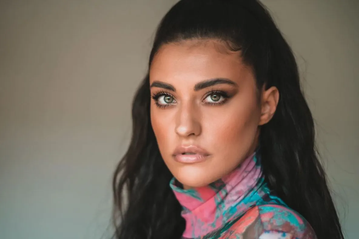Ce sexy a pozat din nou Antonia! Solistei i s-a amânat primul concert după izolare