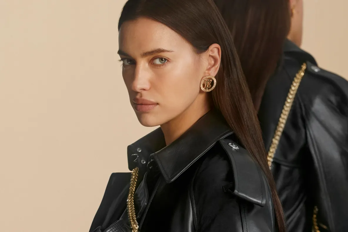 Tendințe pre-fall 2020. Burberry explorează dualitatea