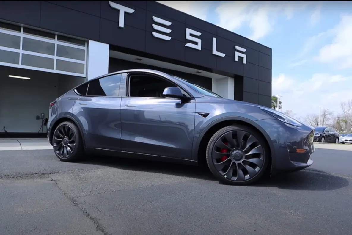 Tesla, cea mai valoroasă companie din industria auto