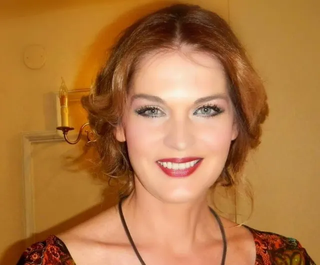 Manuela Hărăbor își vinde casa copilăriei și adolescenței