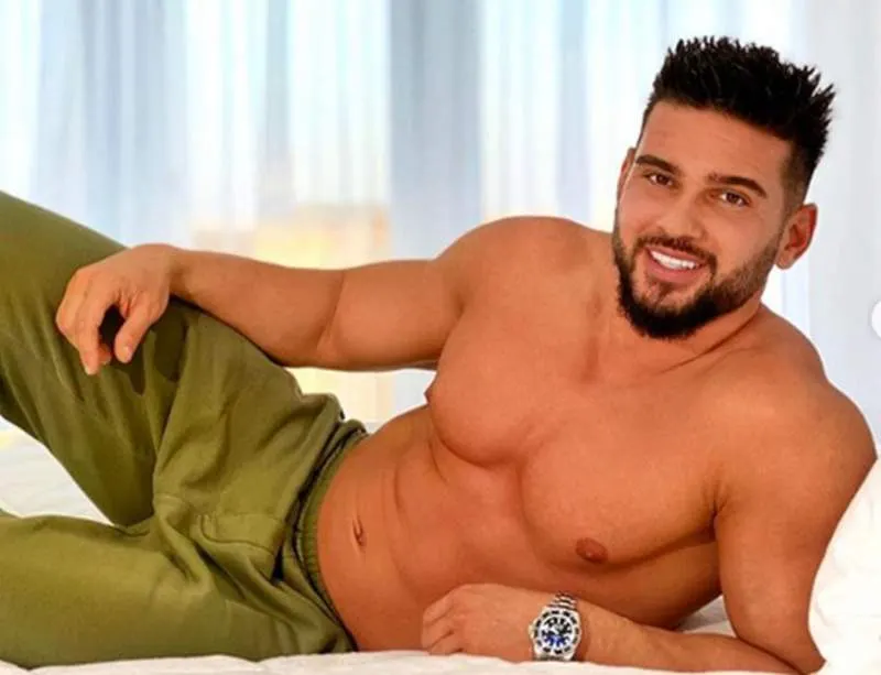 Dorian Popa i-a luat mașină de 120.000 de euro lui mamișor