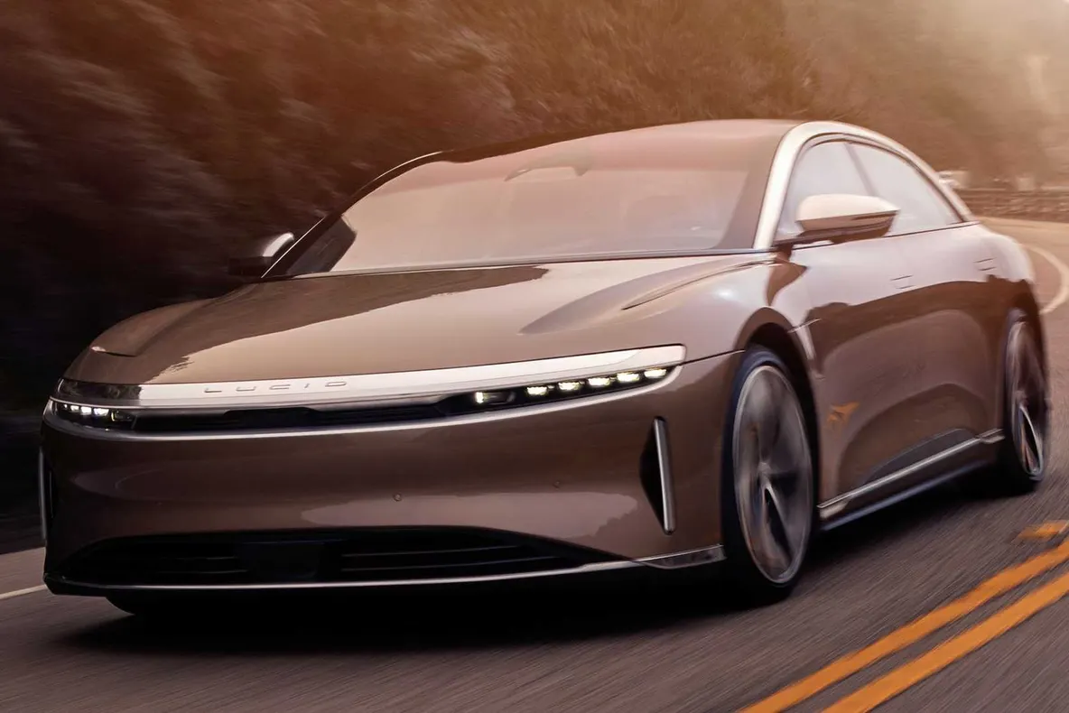 Rivalul lui Tesla a lansat sedanul electric cu 1.000 de cai putere