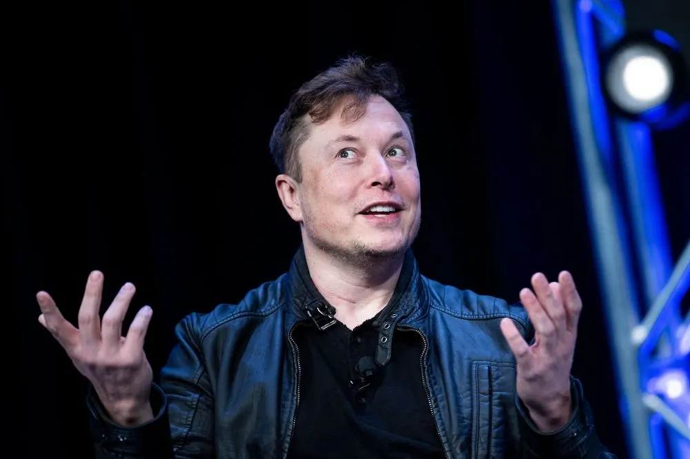 Elon Musk devine primul om din istorie cu o avere de peste 800 mld. $
