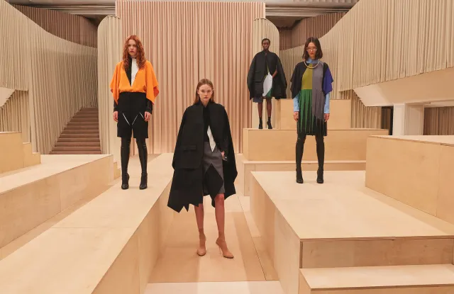 Fashion show fall/winter 2021 | Burberry celebrează puterea feminității