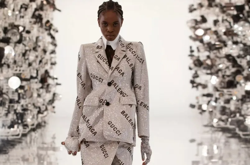 Gucci sărbătorește 100 de ani cu un spectacol glam și sexy
