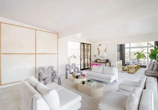 Atmosferă vintage în noua vilă a lui Rami Malek. Vezi imagini din interior!