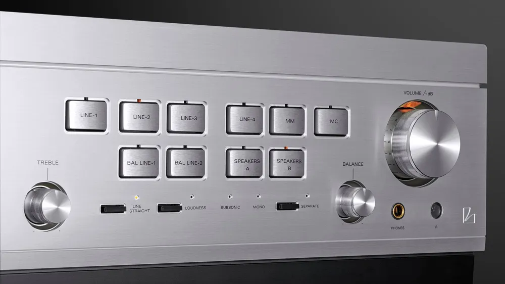 Amplificatorul integrat L-595A Luxman aduce sunetul premium Old-School în casa ta