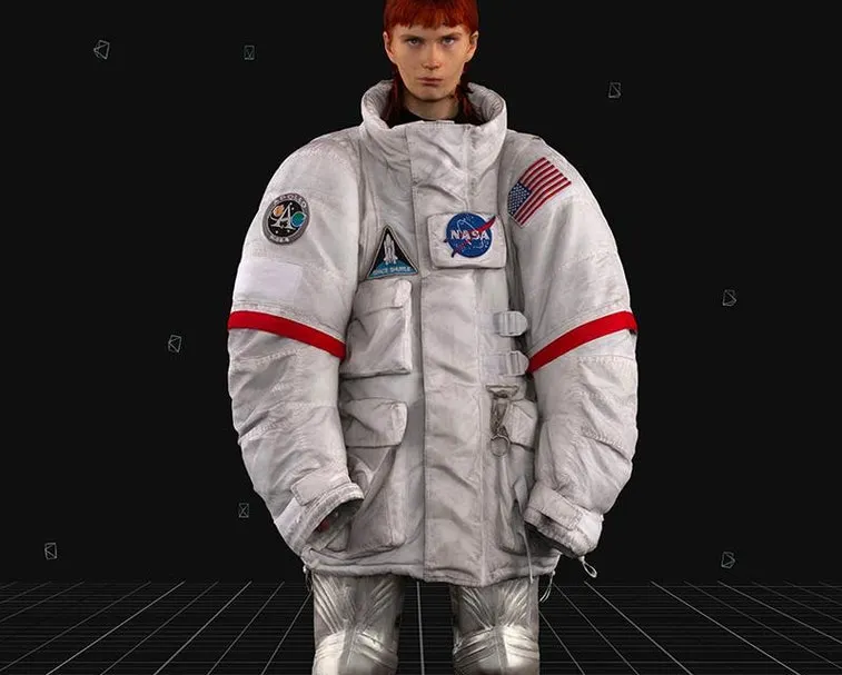 Balenciaga a lansat o linie de haine inspirată de NASA