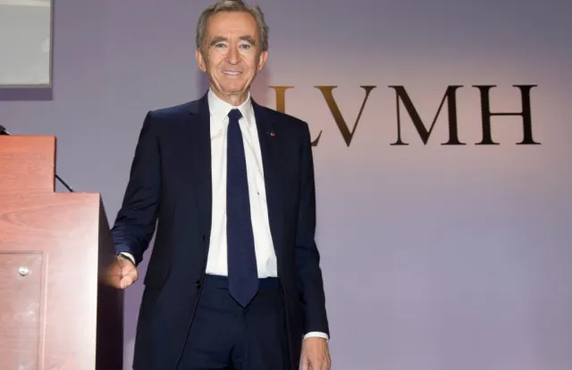 Bernard Arnault, proprietarul Louis Vuitton, a devenit cel mai bogat om din lume. Din nou!