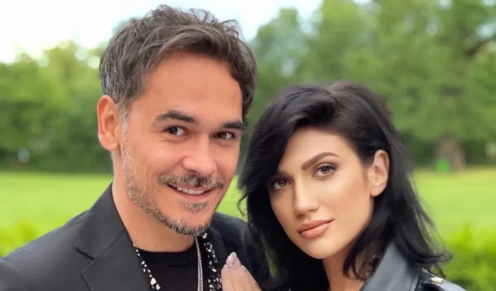 Răzvan Simion și Daliana Răducanu s-au logodit chiar în noaptea de Revelion. Inelul oferit arată fabulos!