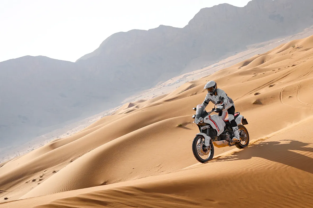Ducati lansează în premieră motocicleta sa off-road, DesertX