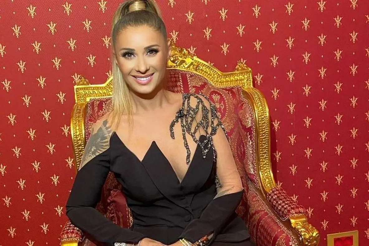 Anamaria Prodan, apariție spectaculoasă la un bal din Dubai