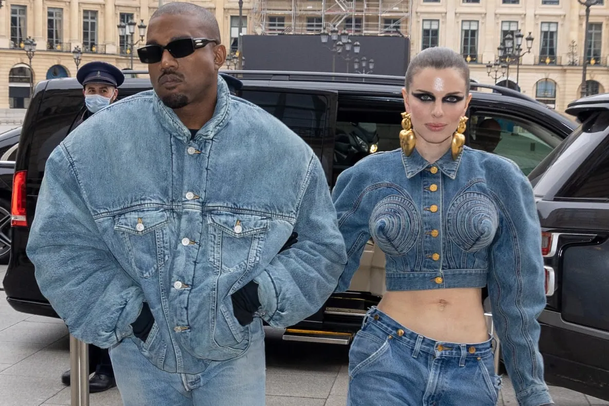 Actrița Julia Fox își oficializează relația cu Kanye West