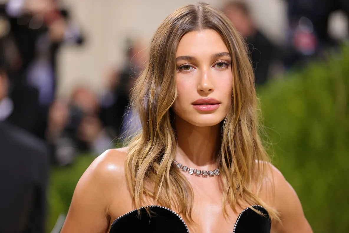 Hailey Bieber, internată de urgență