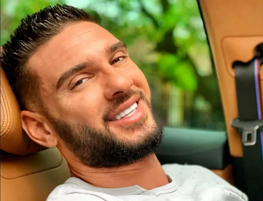 Dorian Popa, în război cu chiriașii din garsoniera închiriată