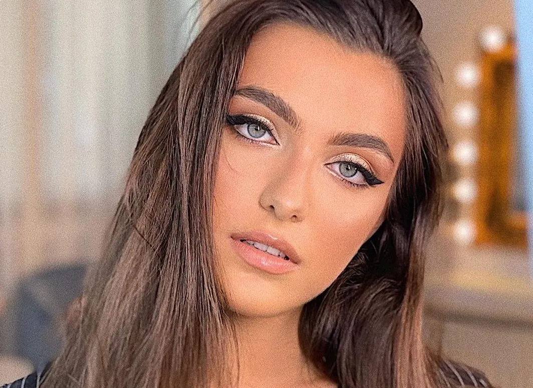 Alexia Eram și-a înregistrat propriul brand de cosmetice
