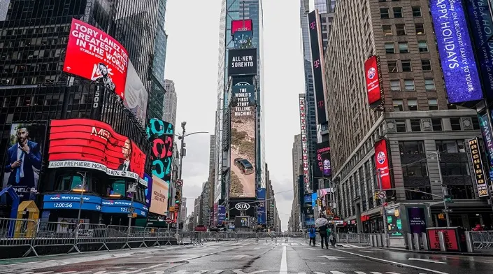 Pandemia a alungat bogații din New York. Pierderi de milioane de dolari