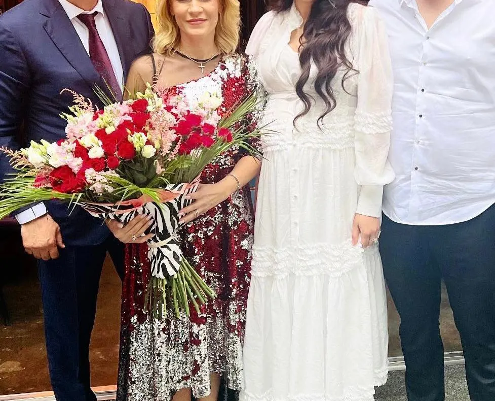 Cât a costat ținuta purtată de Gabriela Firea la nunta Ralucăi Pastramă