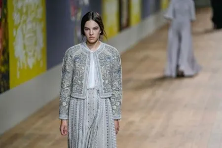 Dior aduce folclorul ucrainean la Săptămâna Modei Couture de la Paris