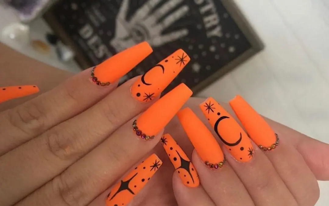 Halloween: 5 idei de manichiură elegante și ușor de reprodus