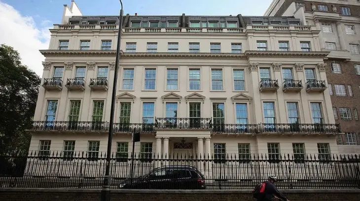 Cea mai scumpă casă din Marea Britanie, un mega-conac cu 45 de camere și 7 etaje, scoasă la vânzare