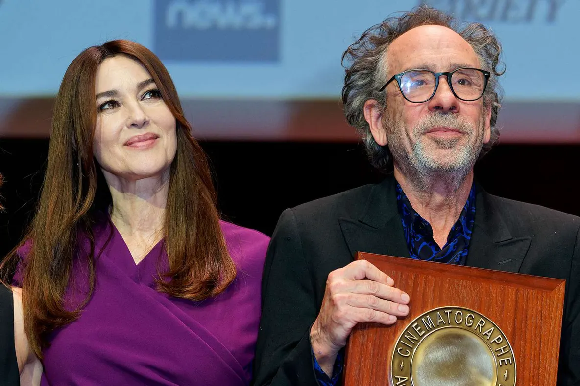 COUPLE ALERT Monica Bellucci și Tim Burton, relație amoroasă în secret